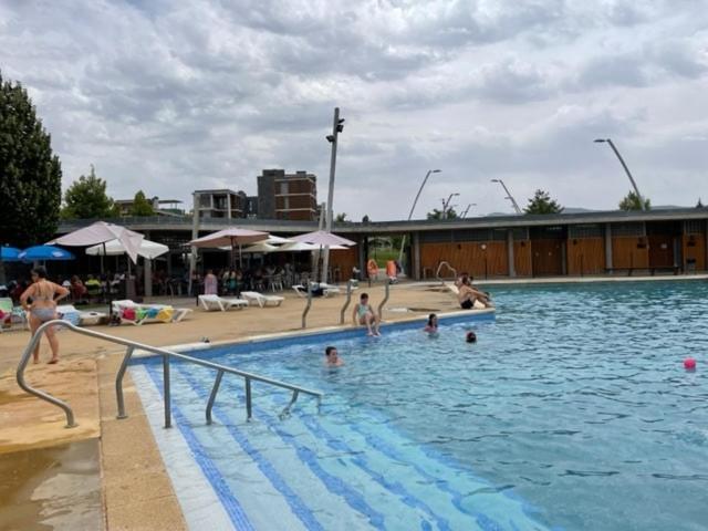 Chalet Adosado Entero, Bbq Y Piscina Comunitaria Sabiñánigo エクステリア 写真