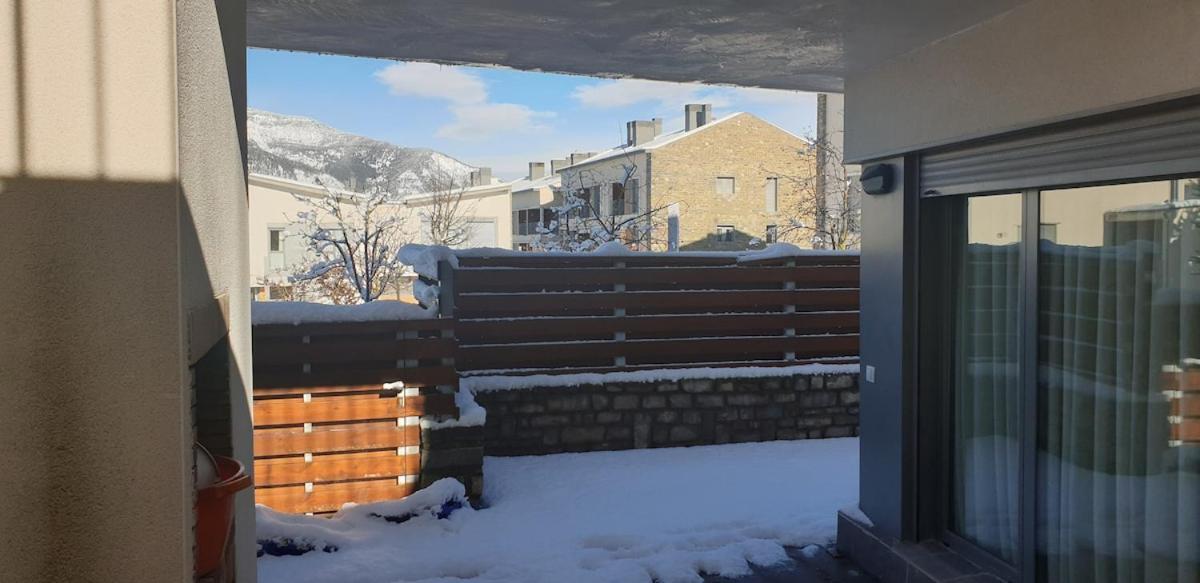 Chalet Adosado Entero, Bbq Y Piscina Comunitaria Sabiñánigo エクステリア 写真